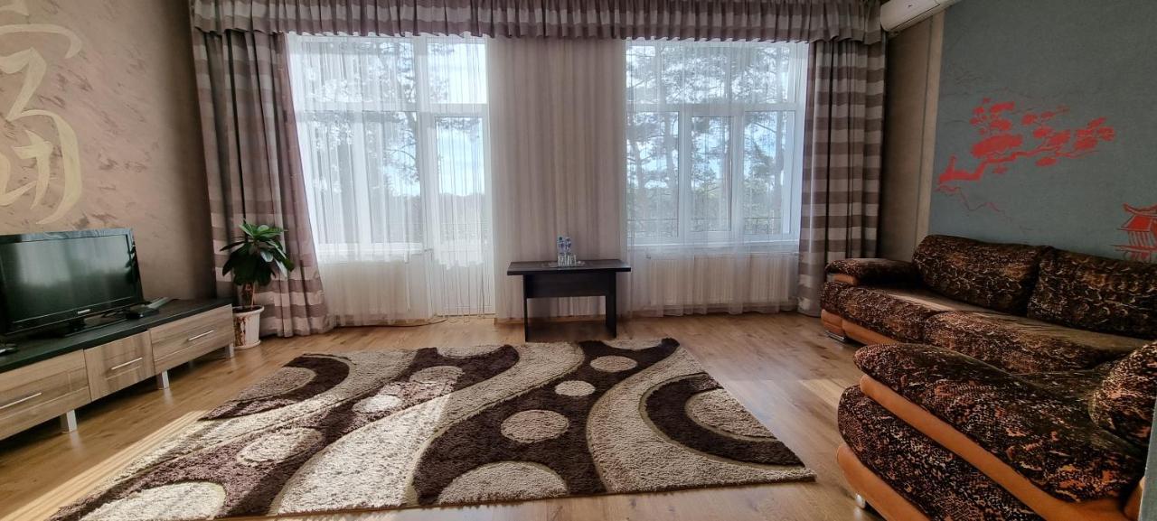 Готельно-Ресторанний Комплекс Три Бобри Lytovezh Екстер'єр фото