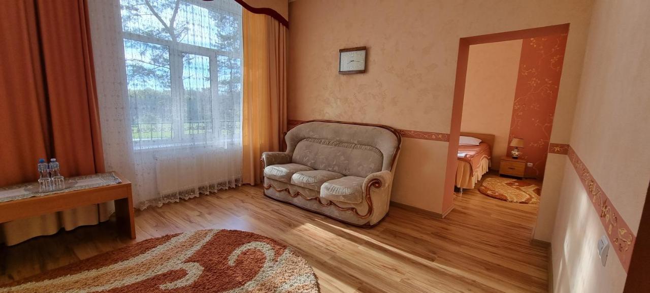 Готельно-Ресторанний Комплекс Три Бобри Lytovezh Екстер'єр фото