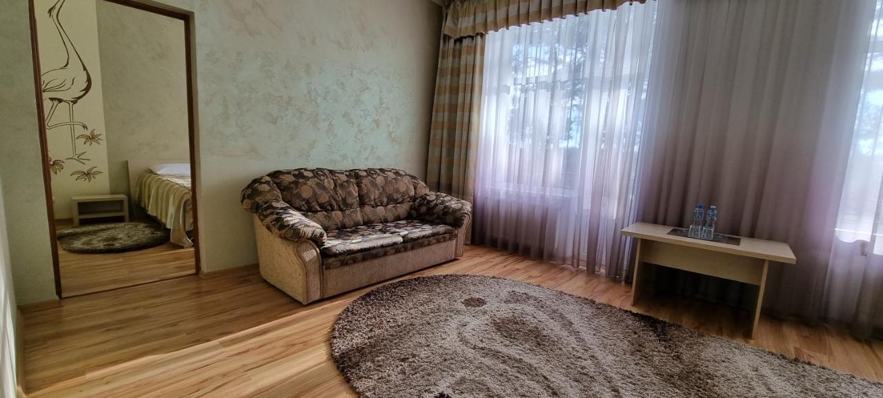 Готельно-Ресторанний Комплекс Три Бобри Lytovezh Екстер'єр фото