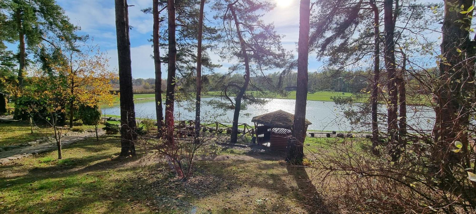 Готельно-Ресторанний Комплекс Три Бобри Lytovezh Екстер'єр фото